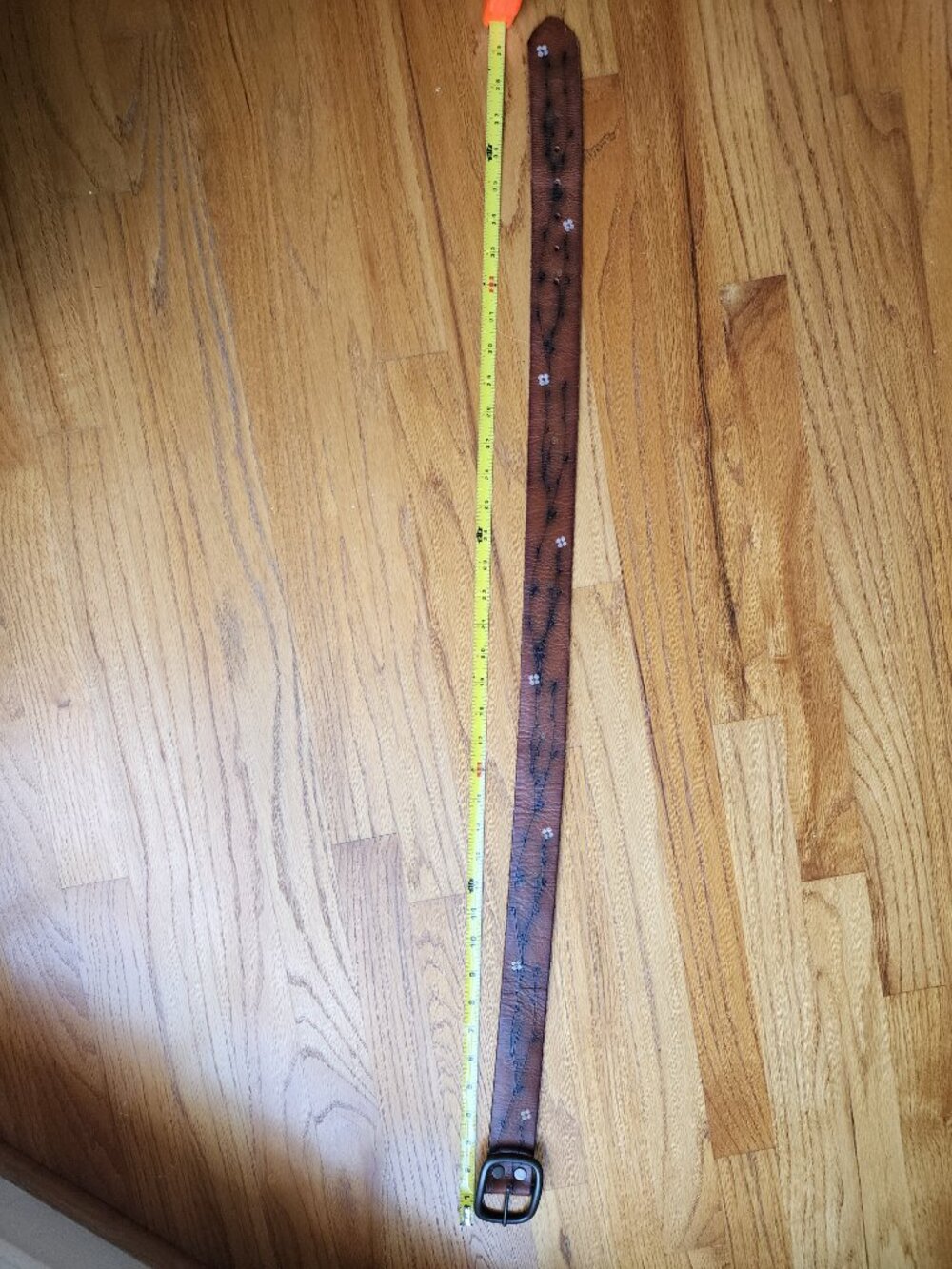 Gap Vintage Y2K Genuine Leather Floral Belt | Floral Vine Detail - Picture 4 of 7